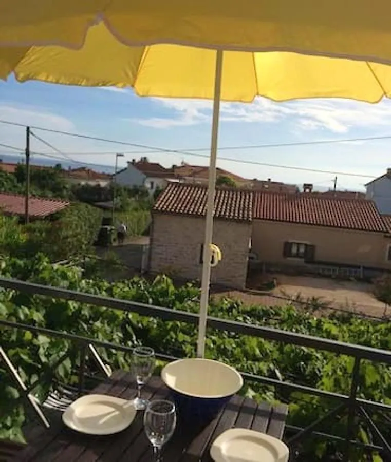Comfortable Apartment In Zambratija 40 M² Near Beaches
